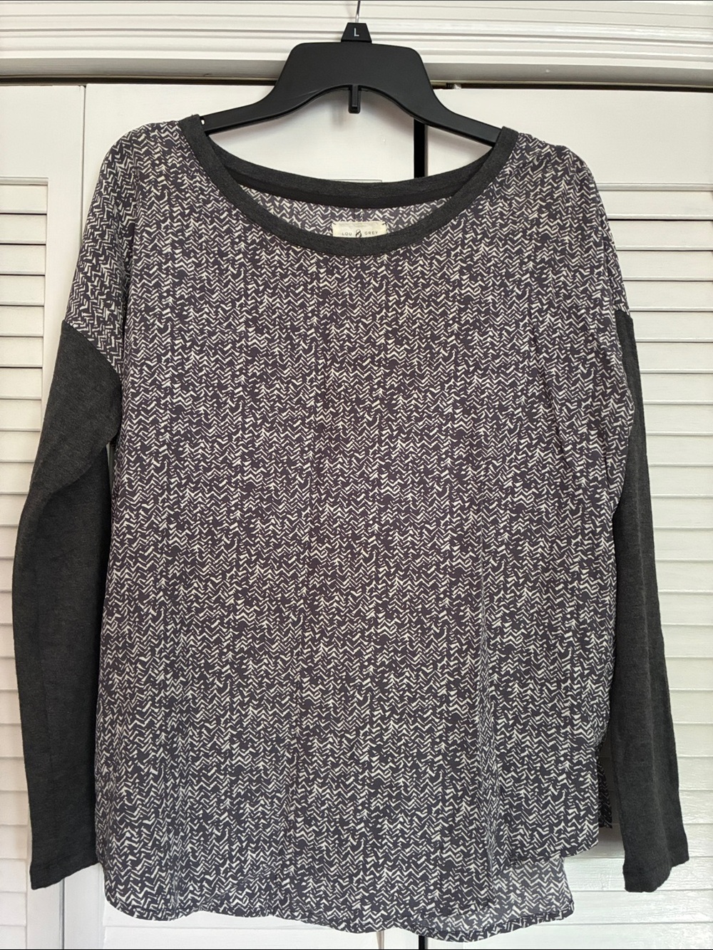 Lou & Grey Two-Tone Scoop Neck Mixed Media Top in Gray and Charcoal